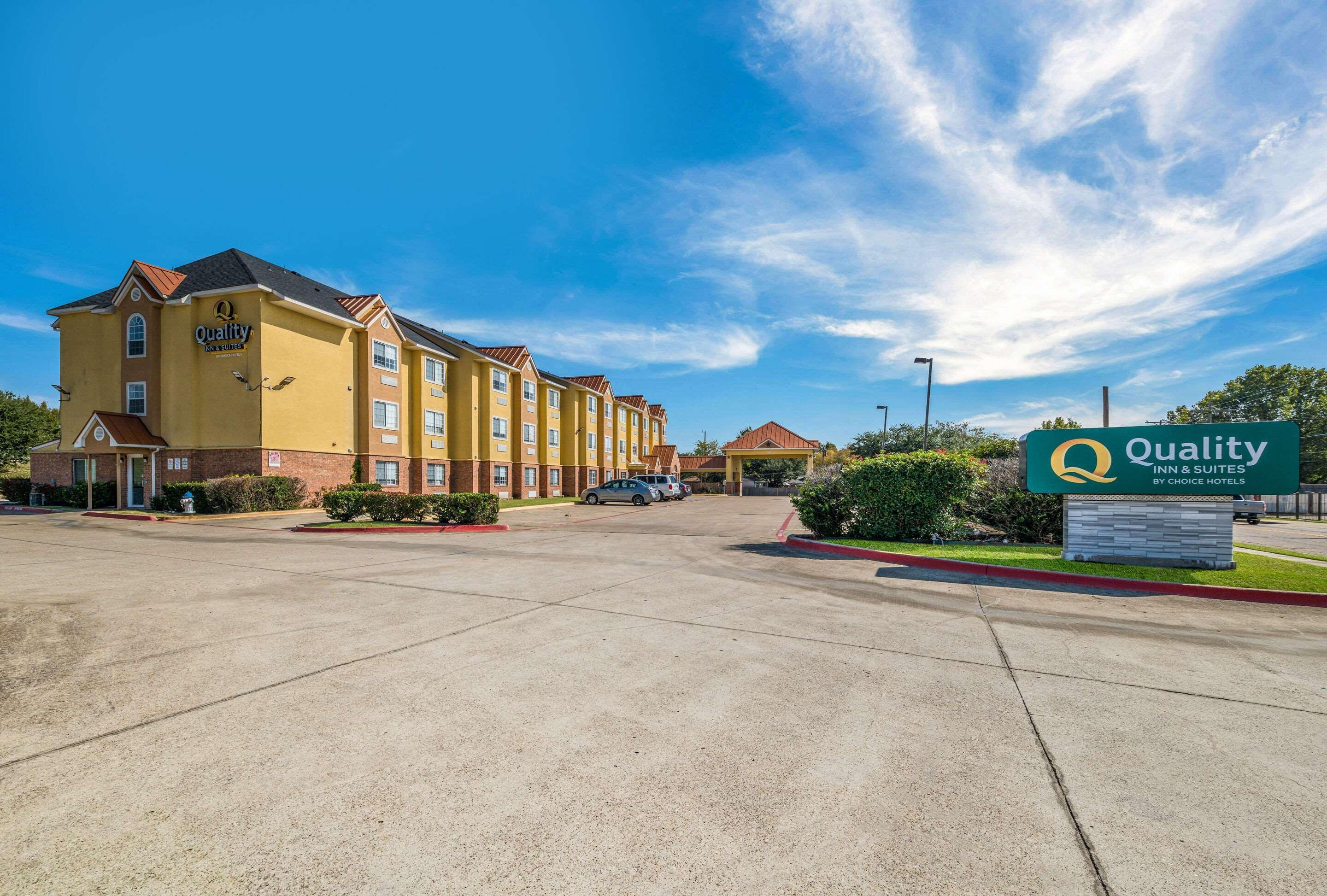 Quality Inn & Suites North Mesquite I-30 Bagian luar foto