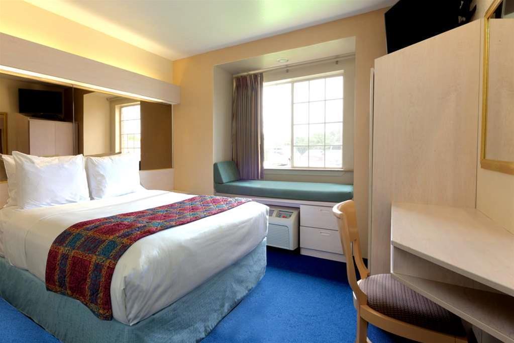 Quality Inn & Suites North Mesquite I-30 Bagian luar foto